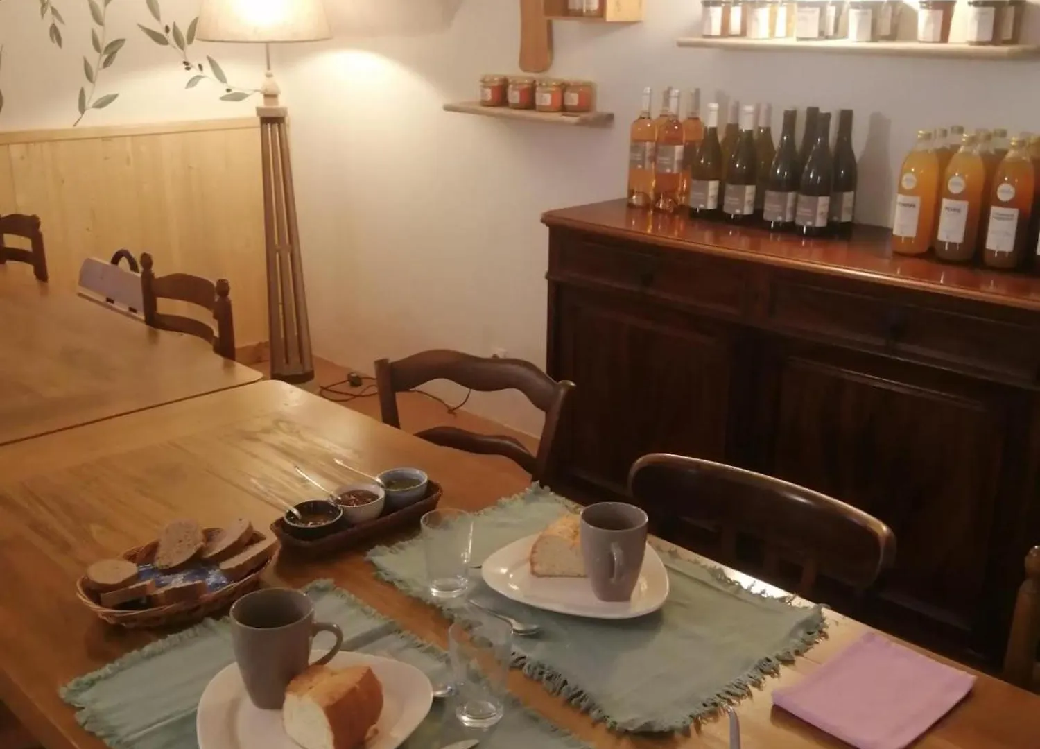 Domaine Du Val Des Nymphes - Chambres D'Hotes La Garde Adhemar Bed & Breakfast