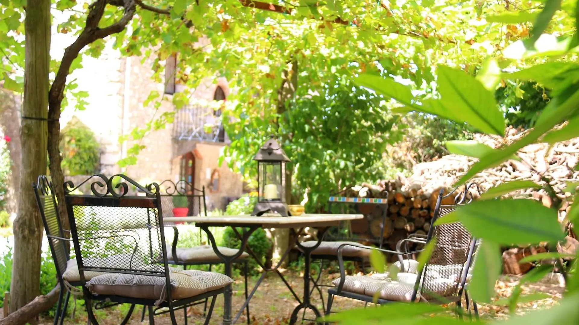 Domaine Du Val Des Nymphes - Chambres D'Hotes La Garde Adhemar