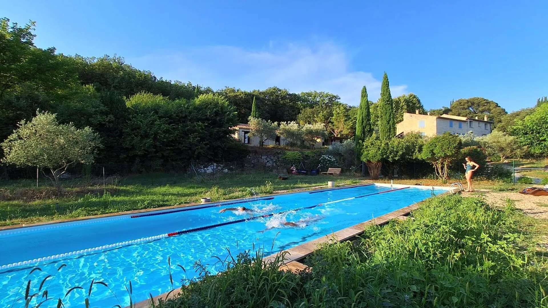 Domaine Du Val Des Nymphes - Chambres D'Hotes La Garde Adhemar