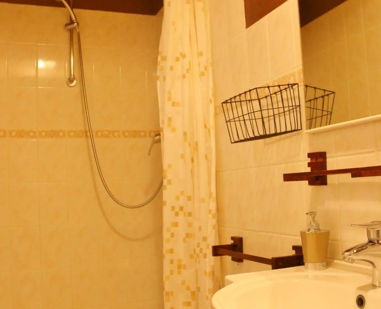Bed & Breakfast Domaine Du Val Des Nymphes - Chambres D'Hotes La Garde Adhemar