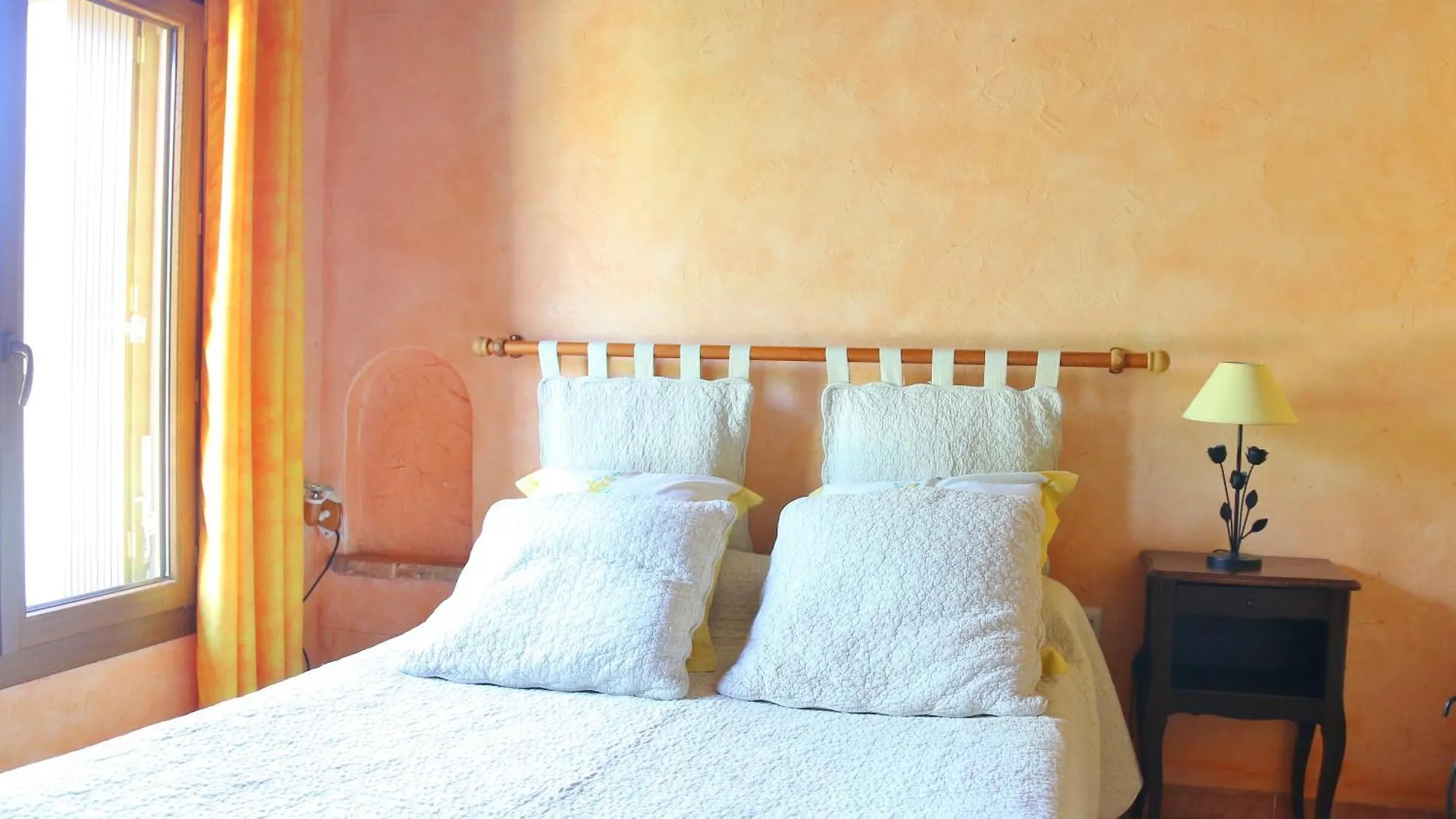 Domaine Du Val Des Nymphes - Chambres D'Hotes La Garde Adhemar Bed & Breakfast