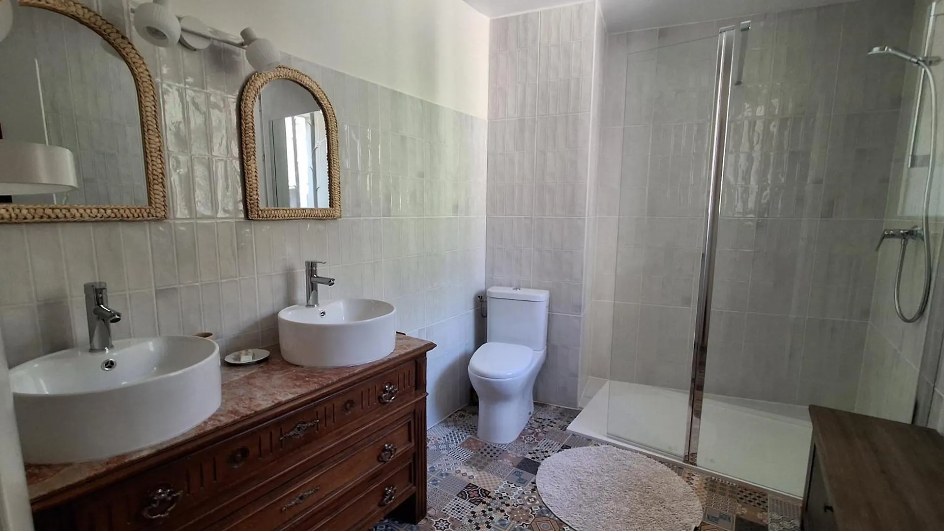Domaine Du Val Des Nymphes - Chambres D'Hotes La Garde Adhemar Bed & Breakfast